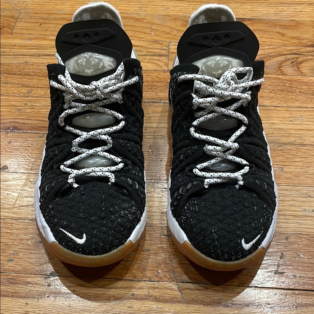 Nike Kids Black & White Knit Sneakers with Gum Soles